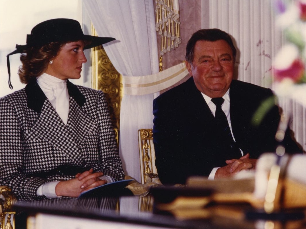 Diana Princess of Wales auf einer Reise durch Deutschland zu Besuch in München 1987