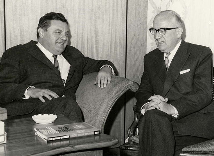 Mit dem Kommissionspräsidenten der Europäischen Wirtschaftsgemeinschaft (EWG) Walter Hallstein 1965
