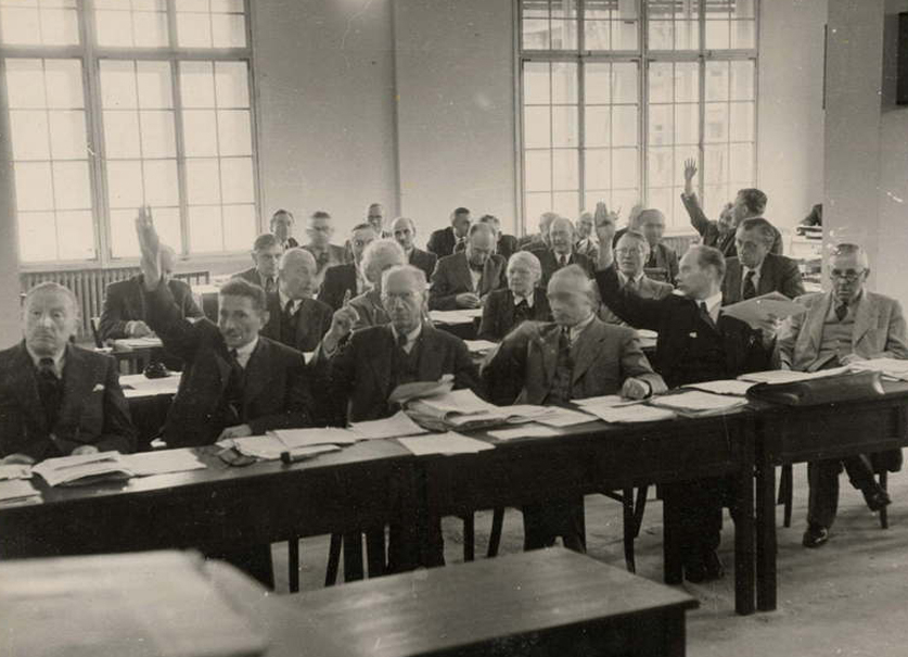 Während einer Sitzung des Wirtschaftsrats der Bizone 1948