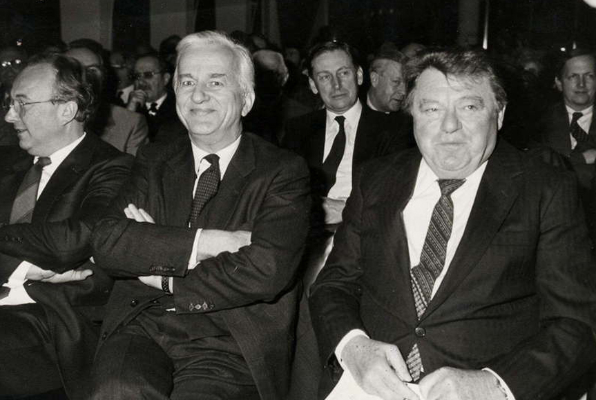 Mit dem Regierenden Bürgermeister von Berlin, Richard von Weizsäcker, während einer Veranstaltung des Vereins Berliner Kaufleute 1983
