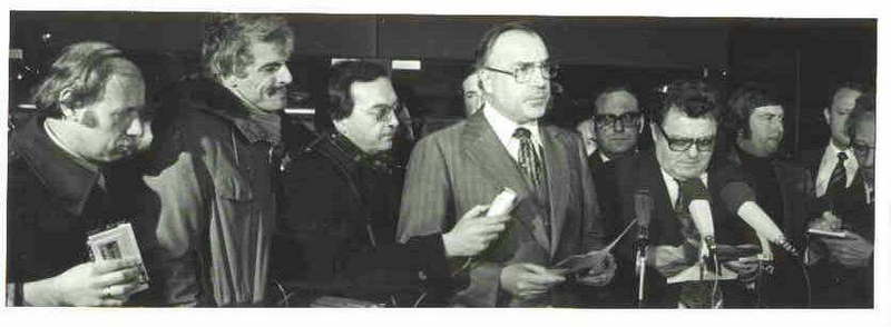 Helmut Kohl und Franz Josef Strauß nach ihrem Treffen in Bonn am 7. Dezember 1976
