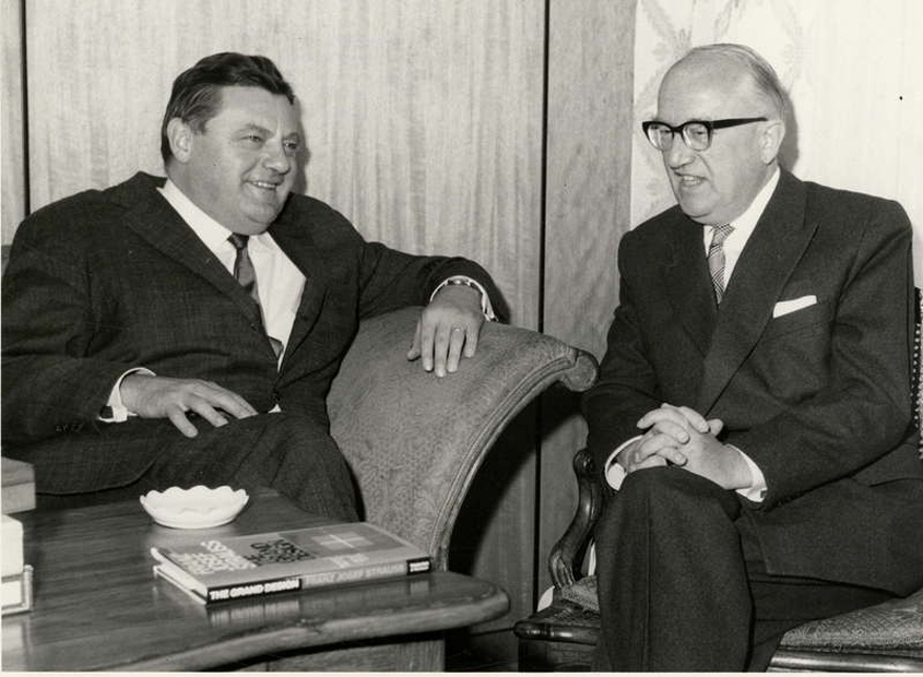 Mit dem Kommissionspräsidenten der Europäischen Wirtschaftsgemeinschaft (EWG) Walter Hallstein 1965
